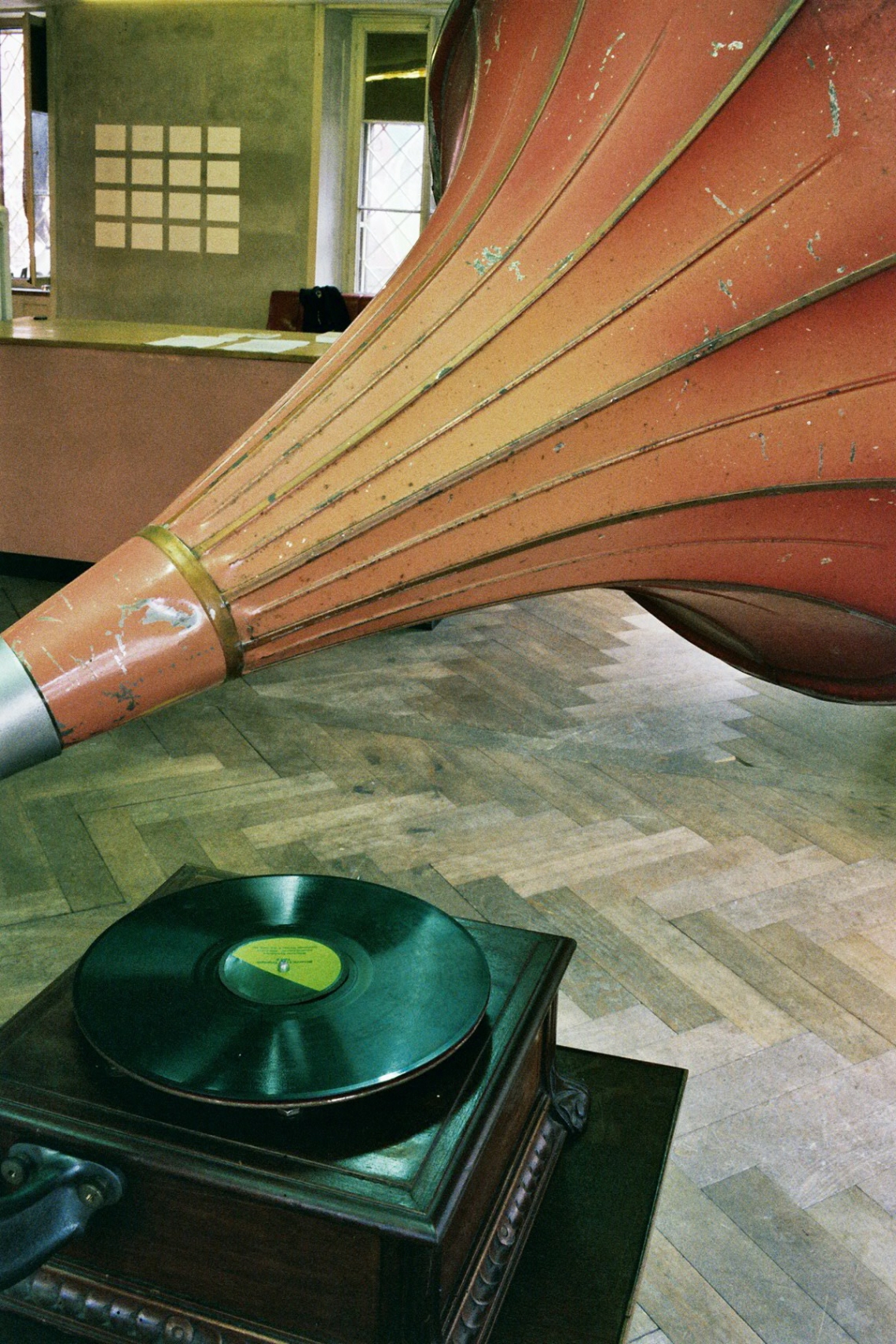 bizarre love triangle, Installationsansicht