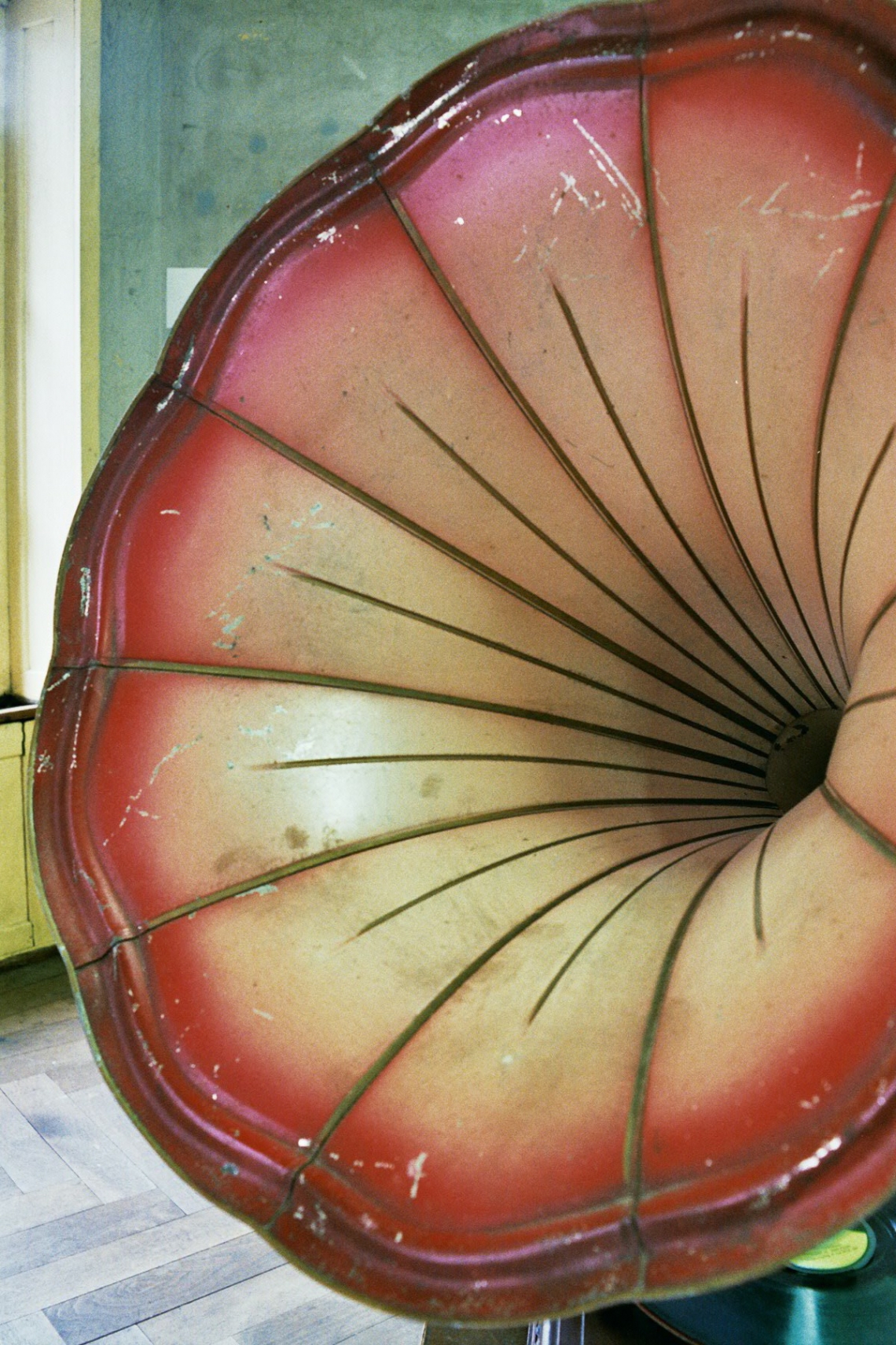 bizarre love triangle, Installationsansicht