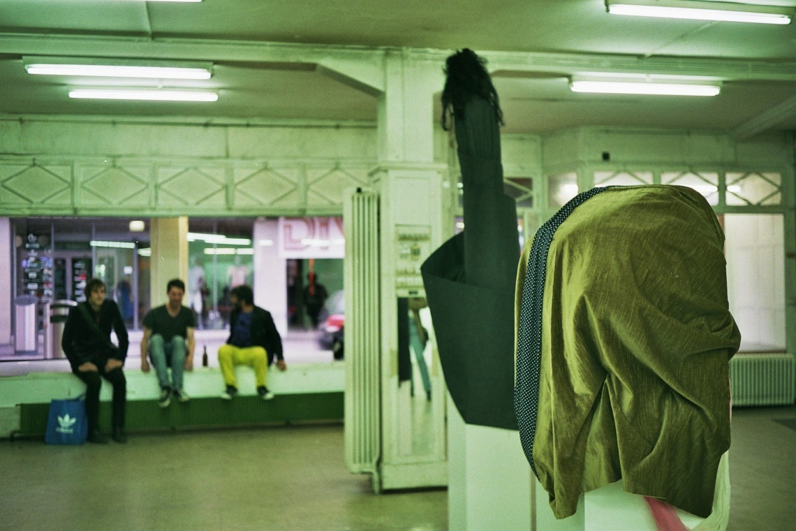 Roman Blumenthal, Installationsansicht message salon 2010