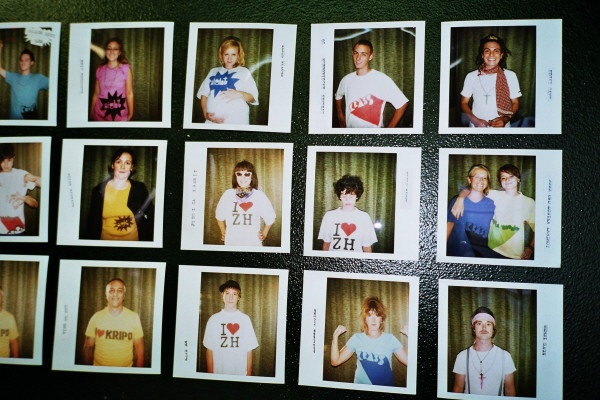 Mayos Ti-Schört Schop, Installationsansicht message salon