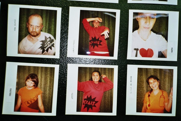 Mayos Ti-Schört Schop, Installationsansicht message salon