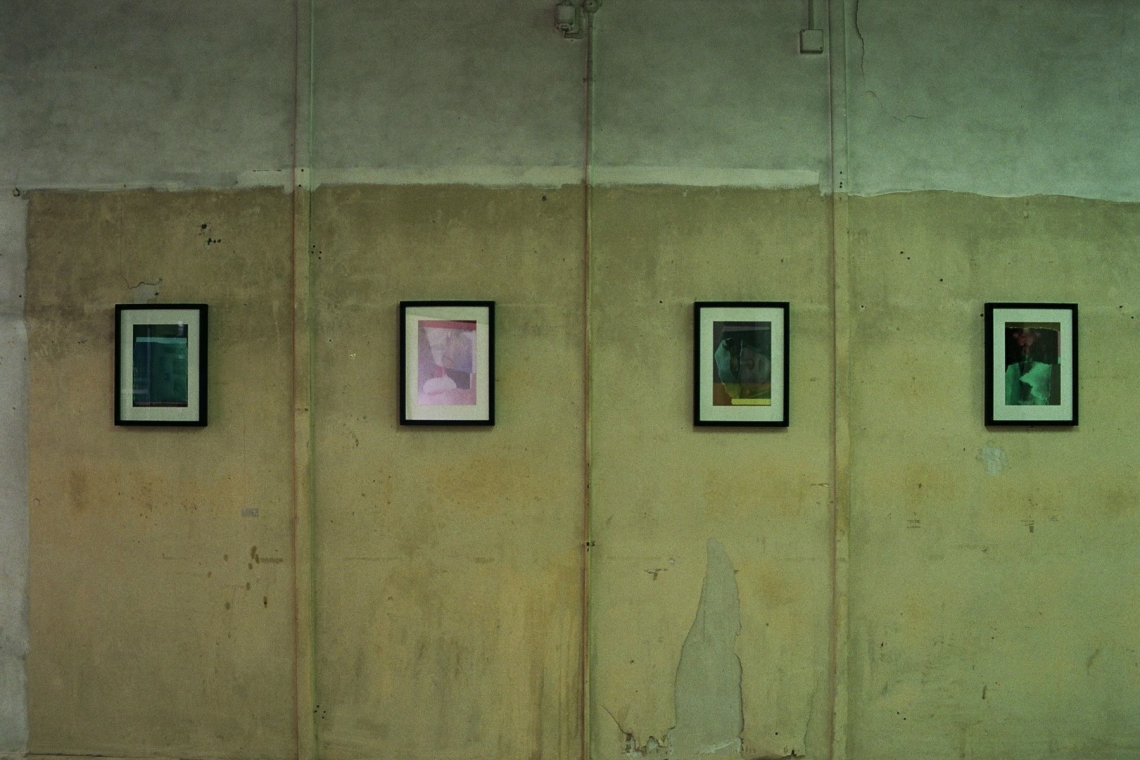 Roman Blumenthal, Installationsansicht message salon 2010