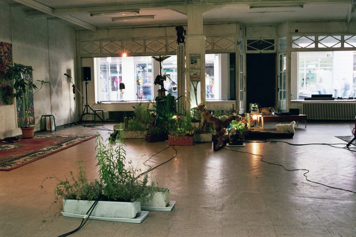 Ausstellungsraum Perla-Mode, Stini Arn & Ehfa Hiltbrunner 2009