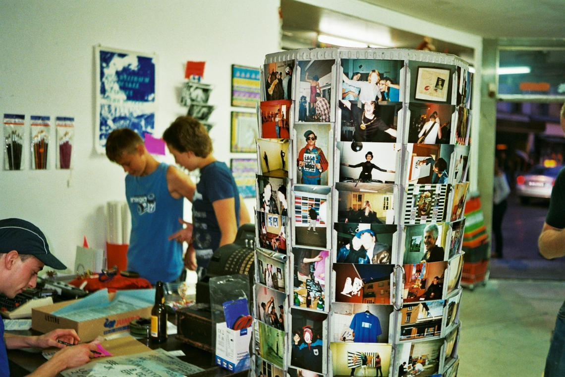 Mayo&Friends, Shop,
Installationsansicht message salon 