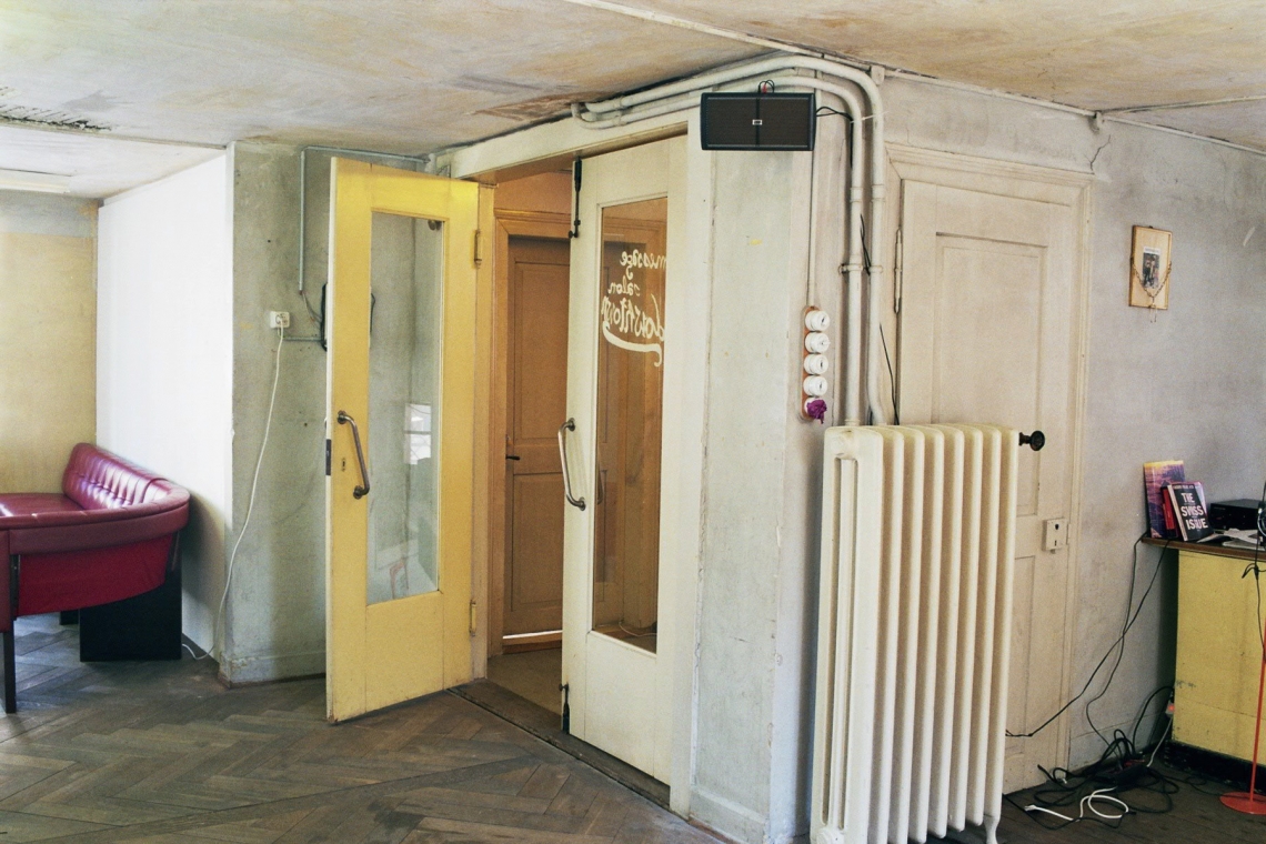 message salon Eingang 2009