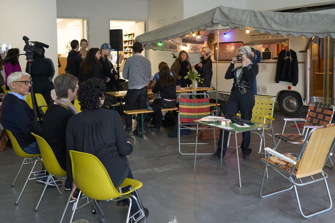 message salon Wohnwagen, Esther Eppstein. Foto Nicolas Duc