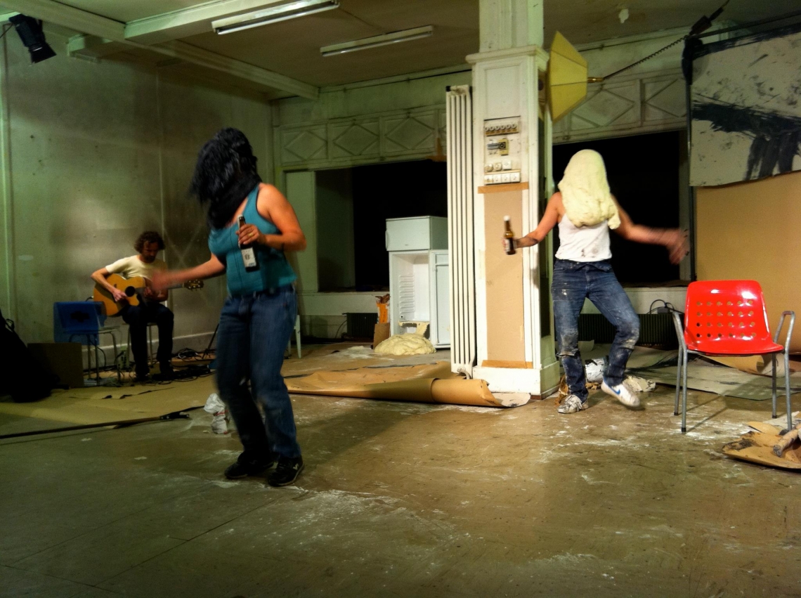 «Bei allem Respekt»
message salon Perla-Mode 2011