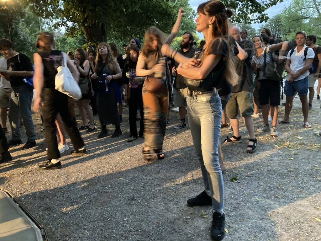 En route avec Madame l'Ambassadeur, Bäckeranlage