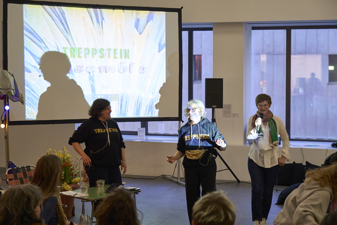 Treppstein komm back,  Begrüssung  Kuratorin Migros Museum Nadia Schneider Willen, Foto©Nicolas Duc