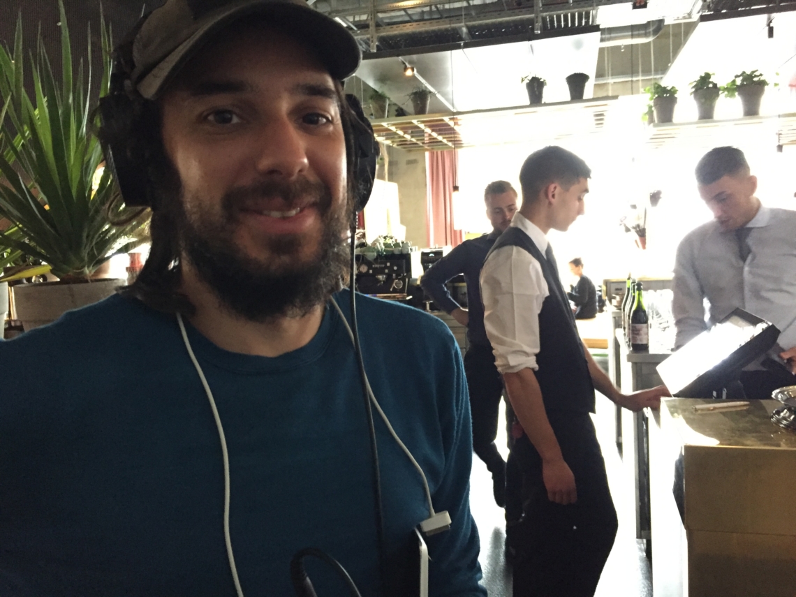 Lukatoyboy an der Bar