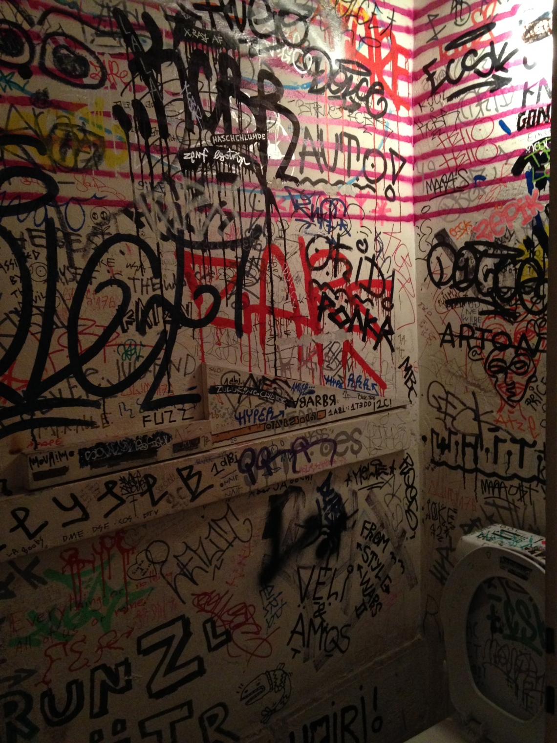 Perla-Mode, the Fame-Toilet, Dezember 2013