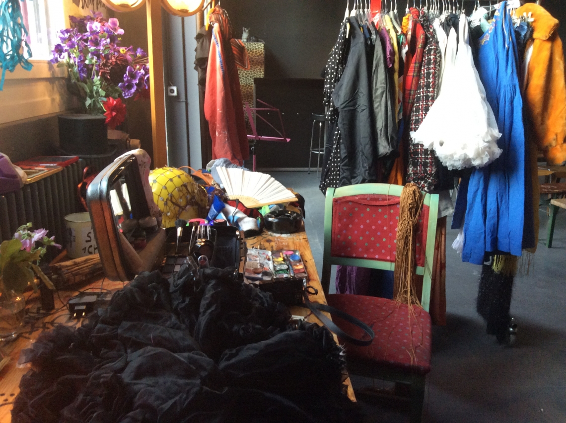 Chaostage, Dresscode Publikum: Glimmer, Hütchen, Schminke!