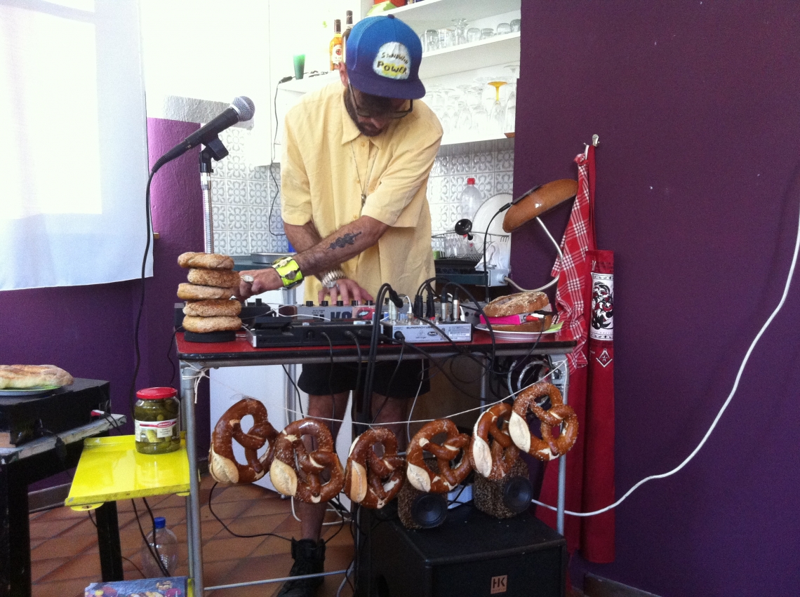 Señor Sandwich live at message salon embassy!