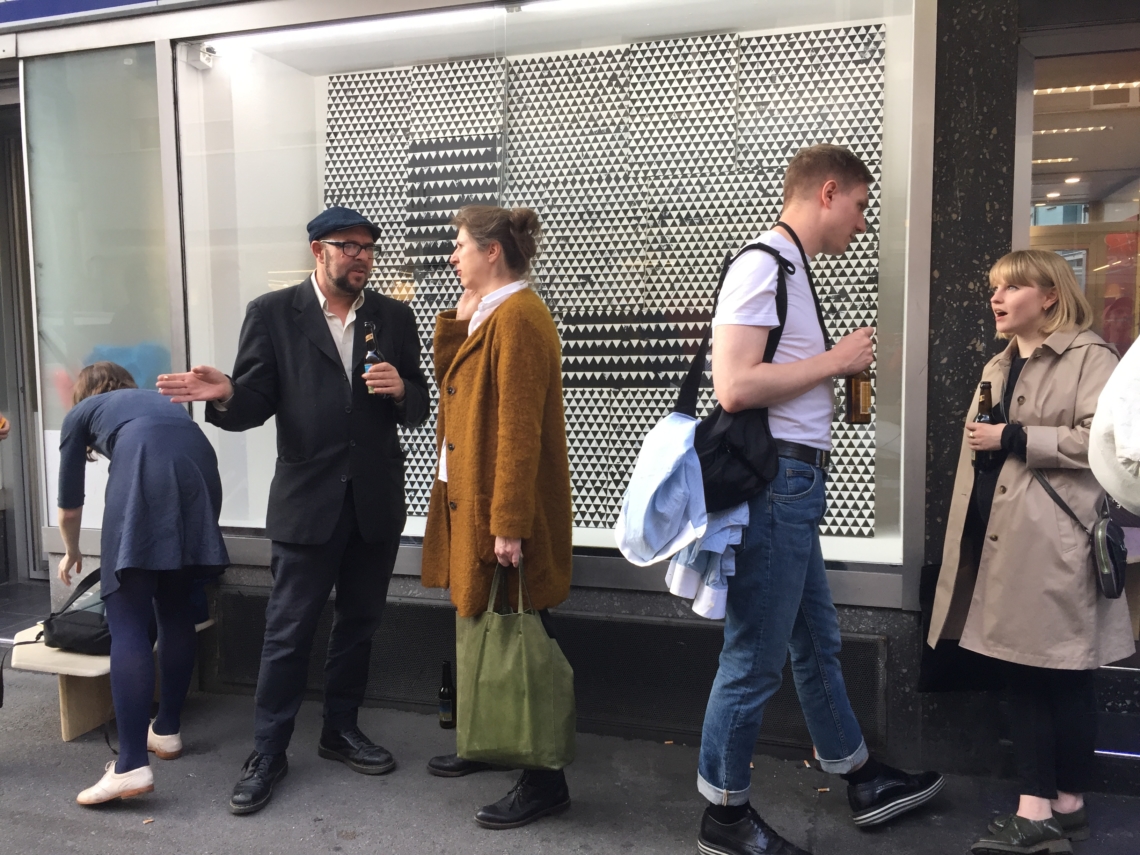 Die message salon Diele 
Davix "Tracks" 