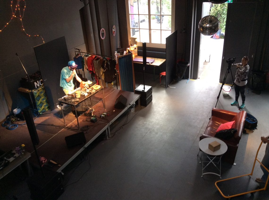 message salon Backsteinparty!