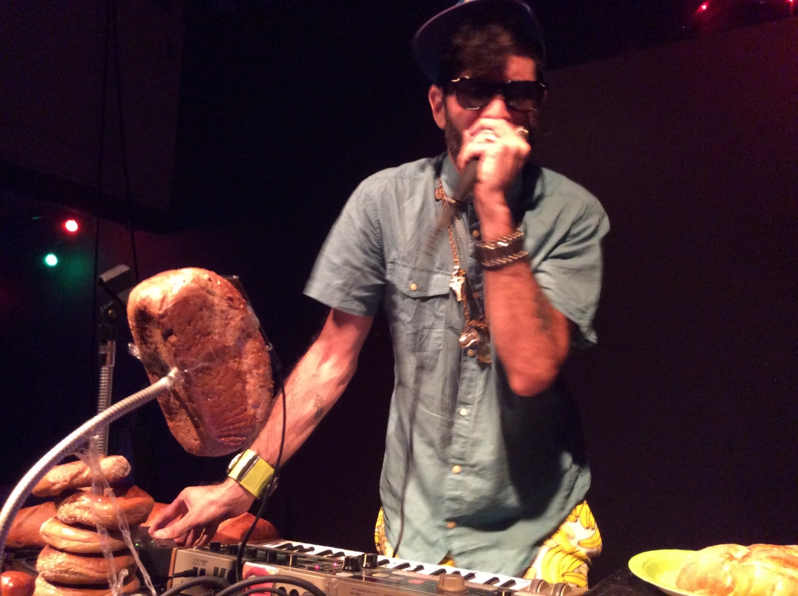  message salon Backsteinparty, Señor Sandwich