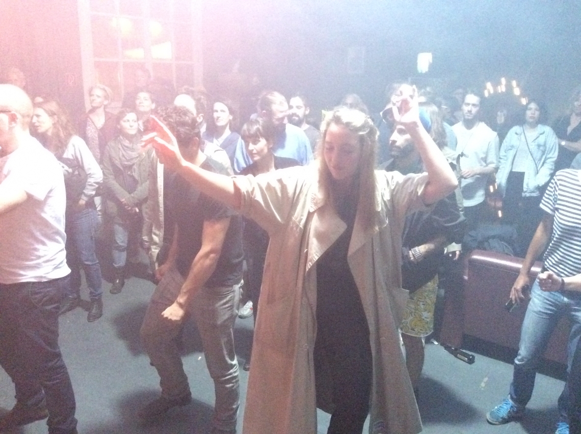 message salon Backsteinparty, None of Them