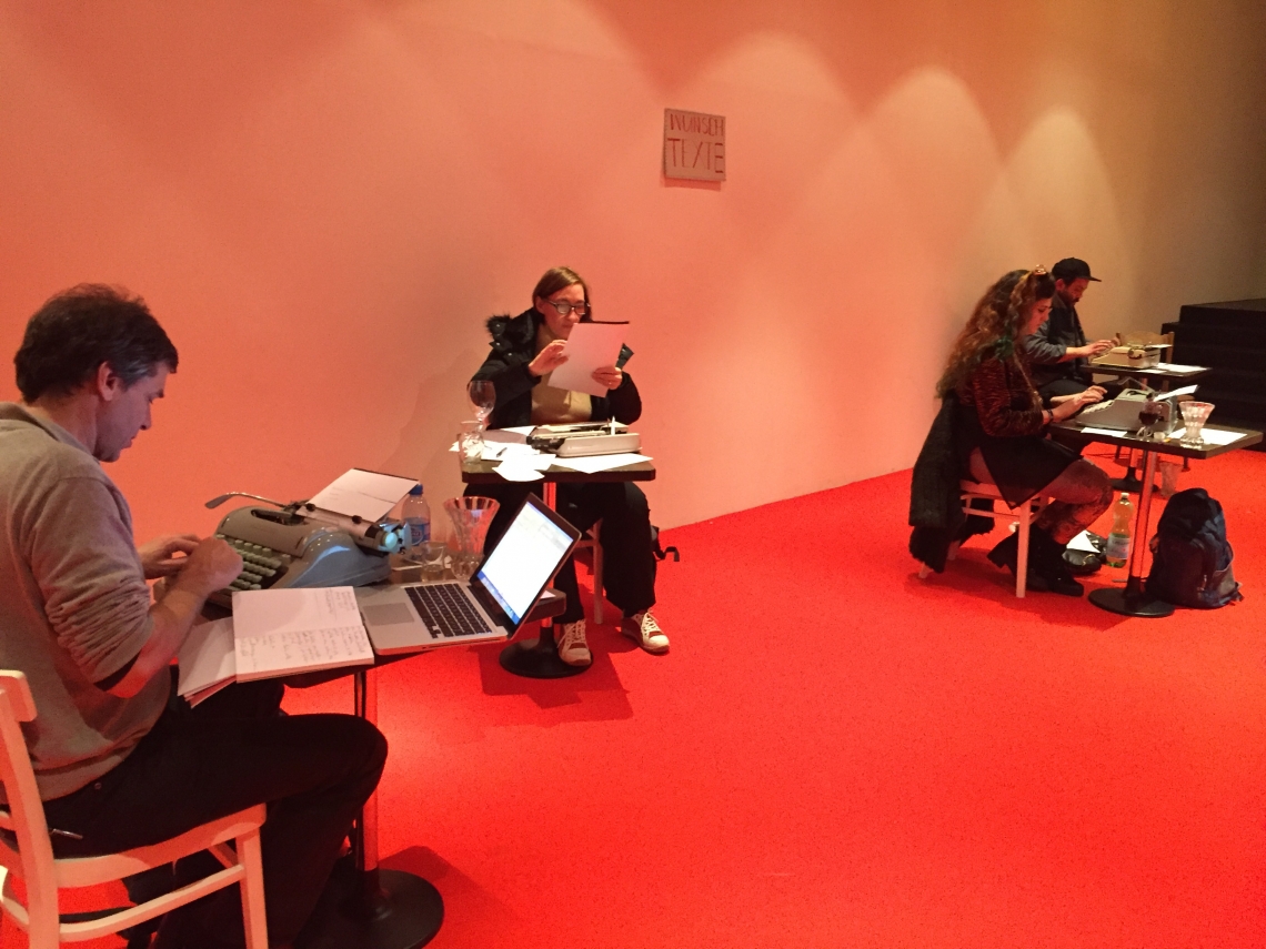 Literatur für das, was passiert mit Guy Krneta, Ruth Scweikert,  Katja Brunner, Mrauan Paschen