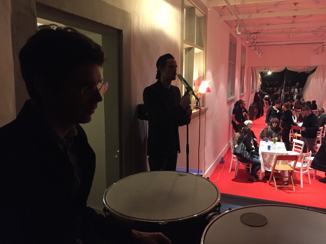 Texttape, Musikalische Pausen mit Circumstances 