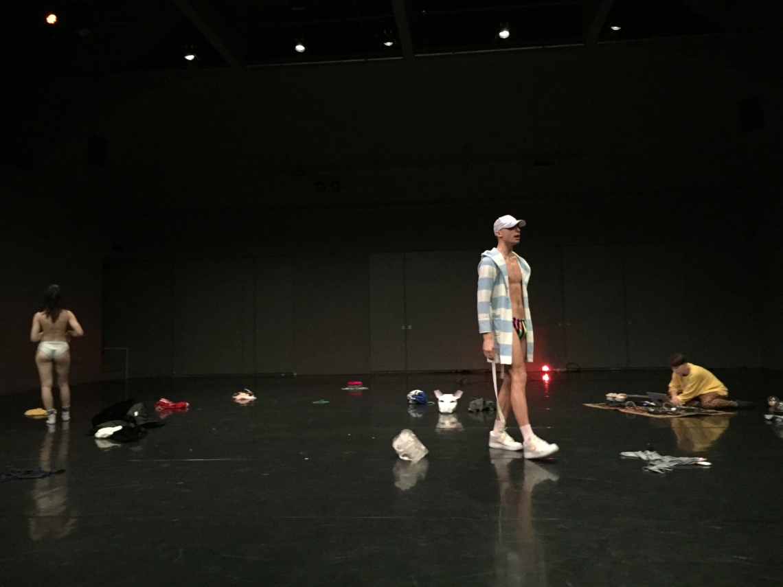 Divas on stage at Tanzhaus Zürich, Show-Off. Music by special guest Magda Drodz