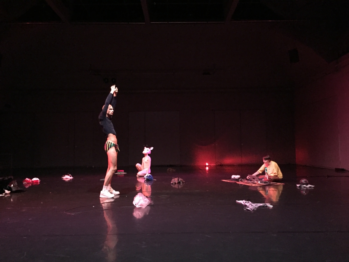 Divas on stage at Tanzhaus Zürich, Show-Off. Music by special guest Magda Drodz