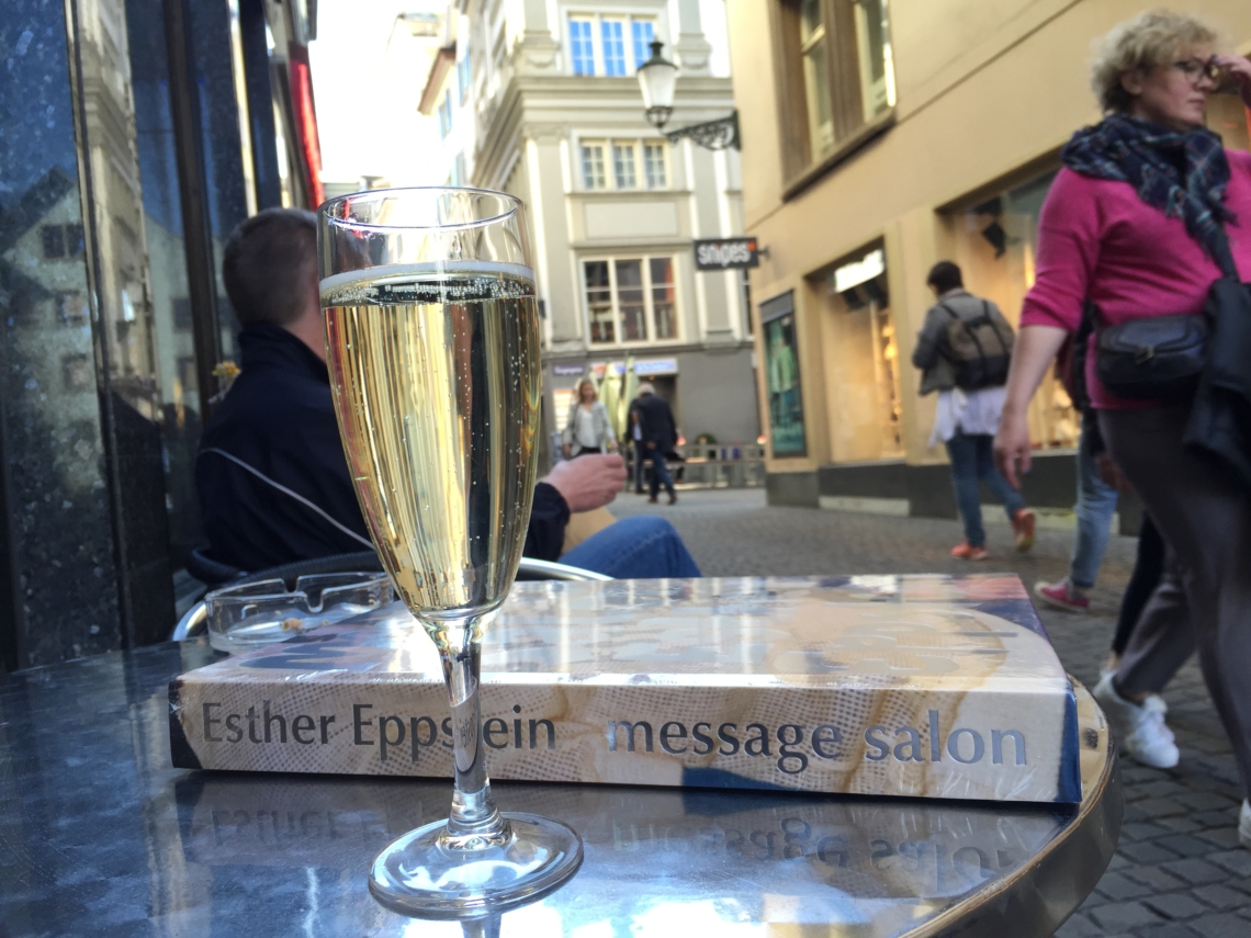 «Esther Eppstein message salon»
©Verlag Scheidegger & Spiess. 688 Seiten, 195 farbige und 519 sw Abbildungen, 2,5 Kg, 
22 x 29.5 cm