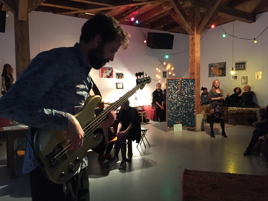 «Esther Eppstein message salon» mit Trabant Echo