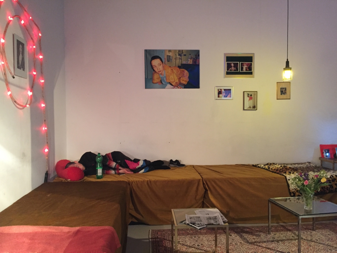 «Esther Eppstein message salon» Installationsansicht