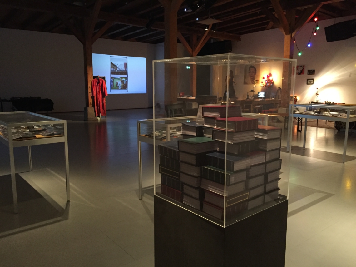 «Esther Eppstein message salon» Installationsansicht