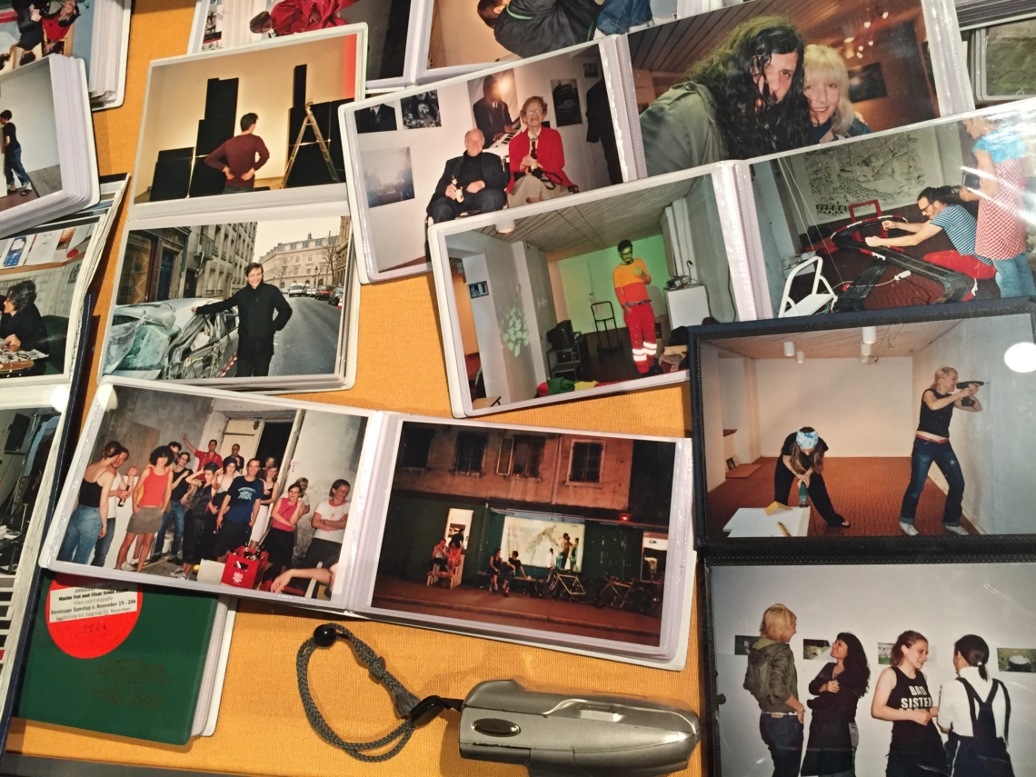 «Esther Eppstein message salon» Installationsansicht