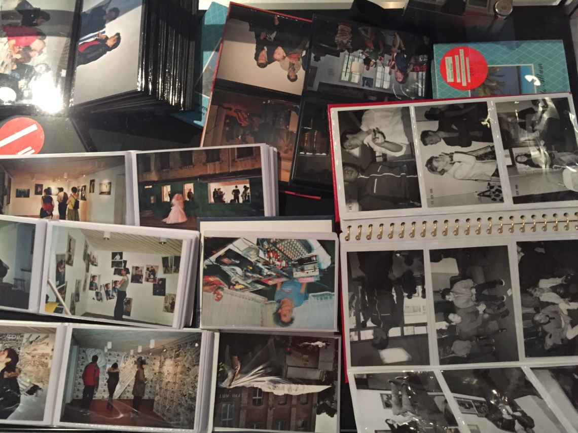 «Esther Eppstein message salon» Installationsansicht