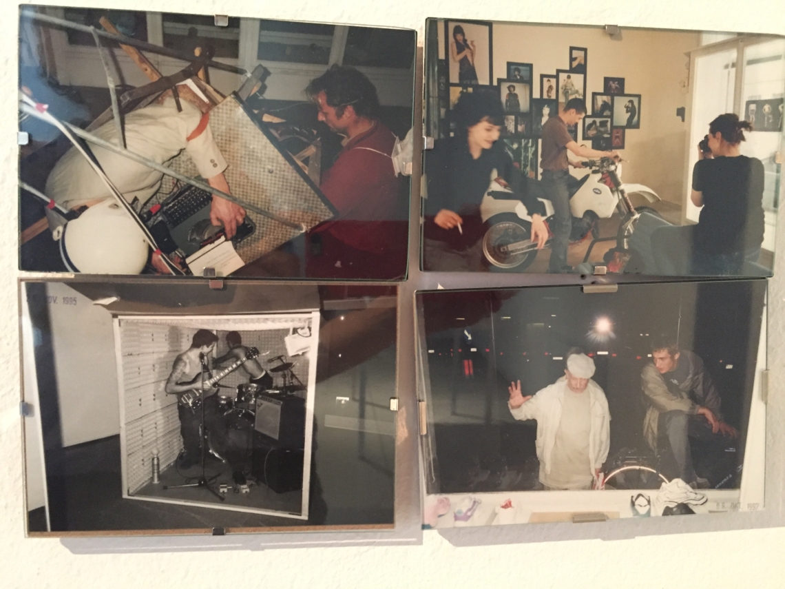 «Esther Eppstein message salon» Installationsansicht