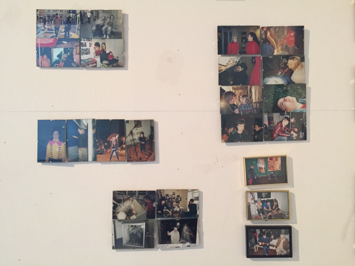 «Esther Eppstein message salon» Installationsansicht