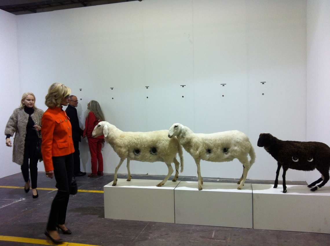 Installationsansicht. "Jewbox and Sheeps (Keenwood, Pioneer, Alpine)" "Youtube"