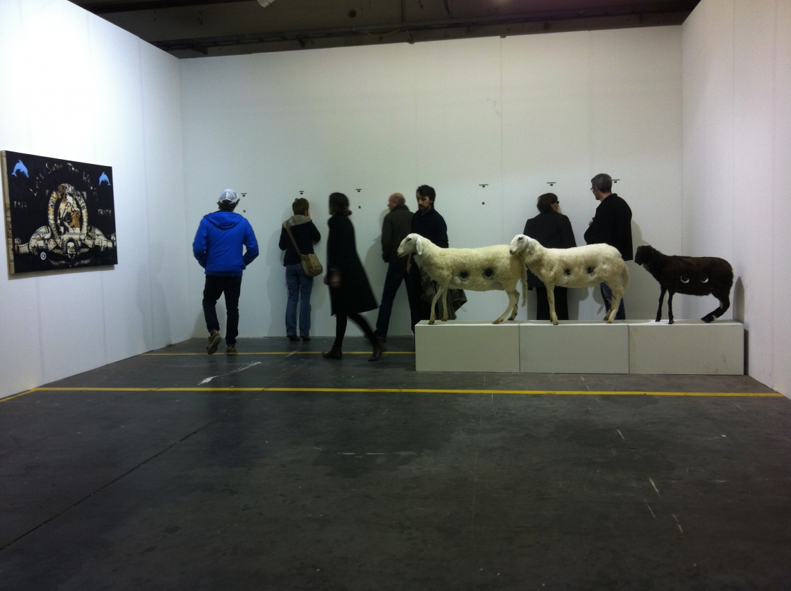 Installationsansicht. "Jewbox and Sheeps" "Youtube", "Fairtrade"