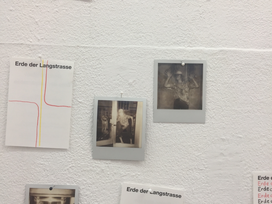 Gorod Ustinov, Erde Der Langstrasse, Installation