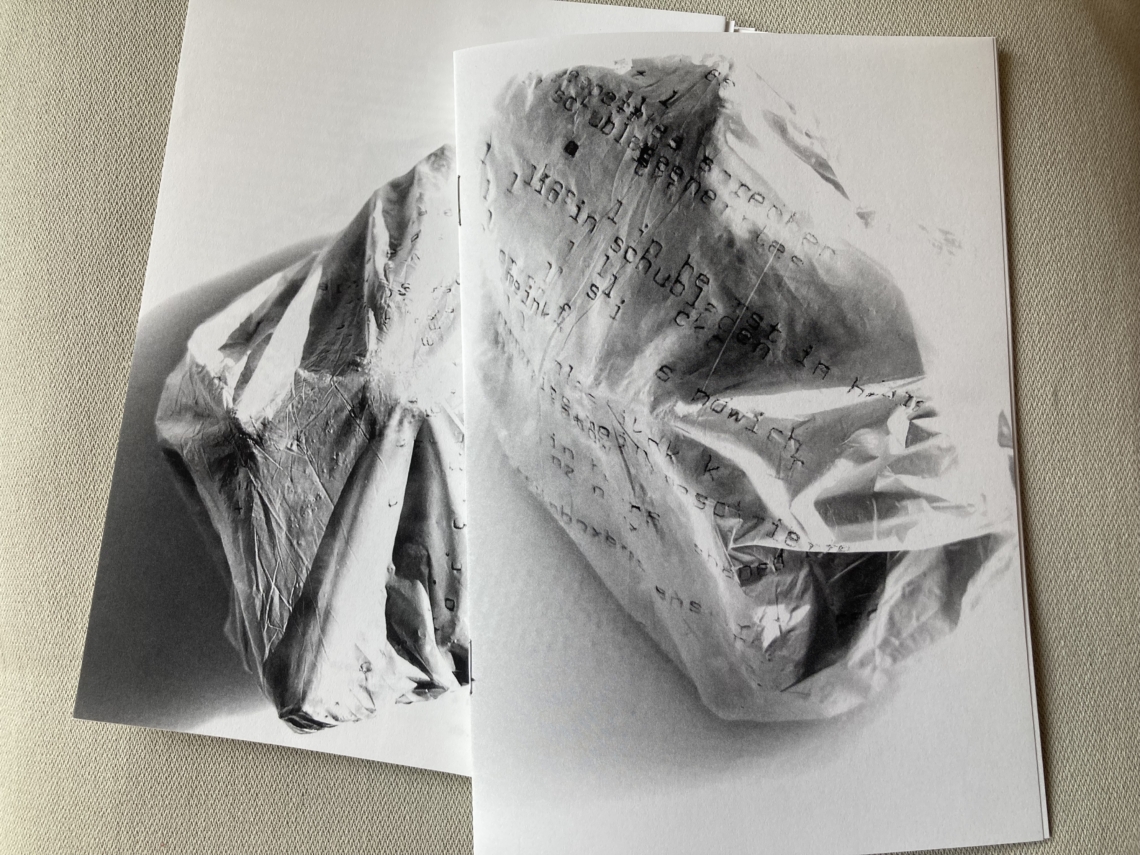 Kinga Toth "sandwich", message salon embassy Zine Nr 20