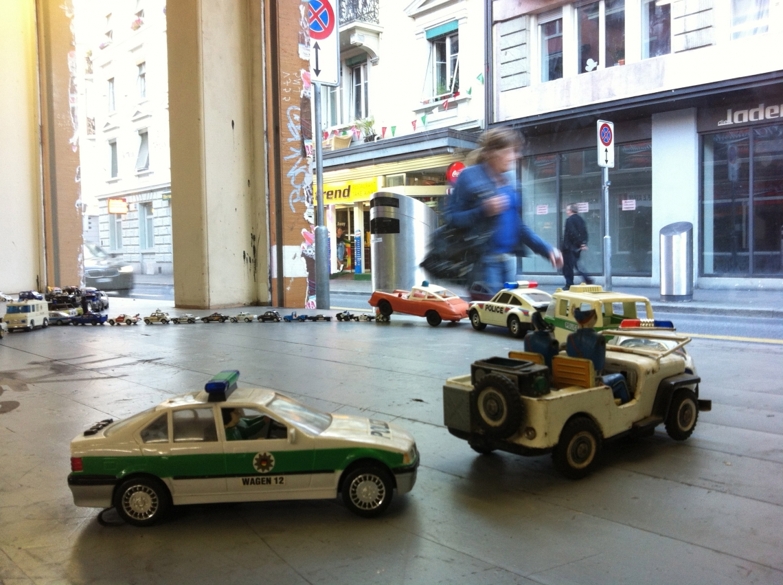 Mayo&Friends, Polizei an der Langstrasse, Installationsansicht 