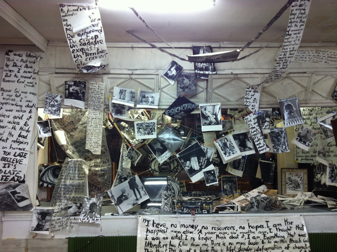 Friends&Lovers in Underground, Installationsansicht Perla-Mode, Kit Brown / Dejan 2013