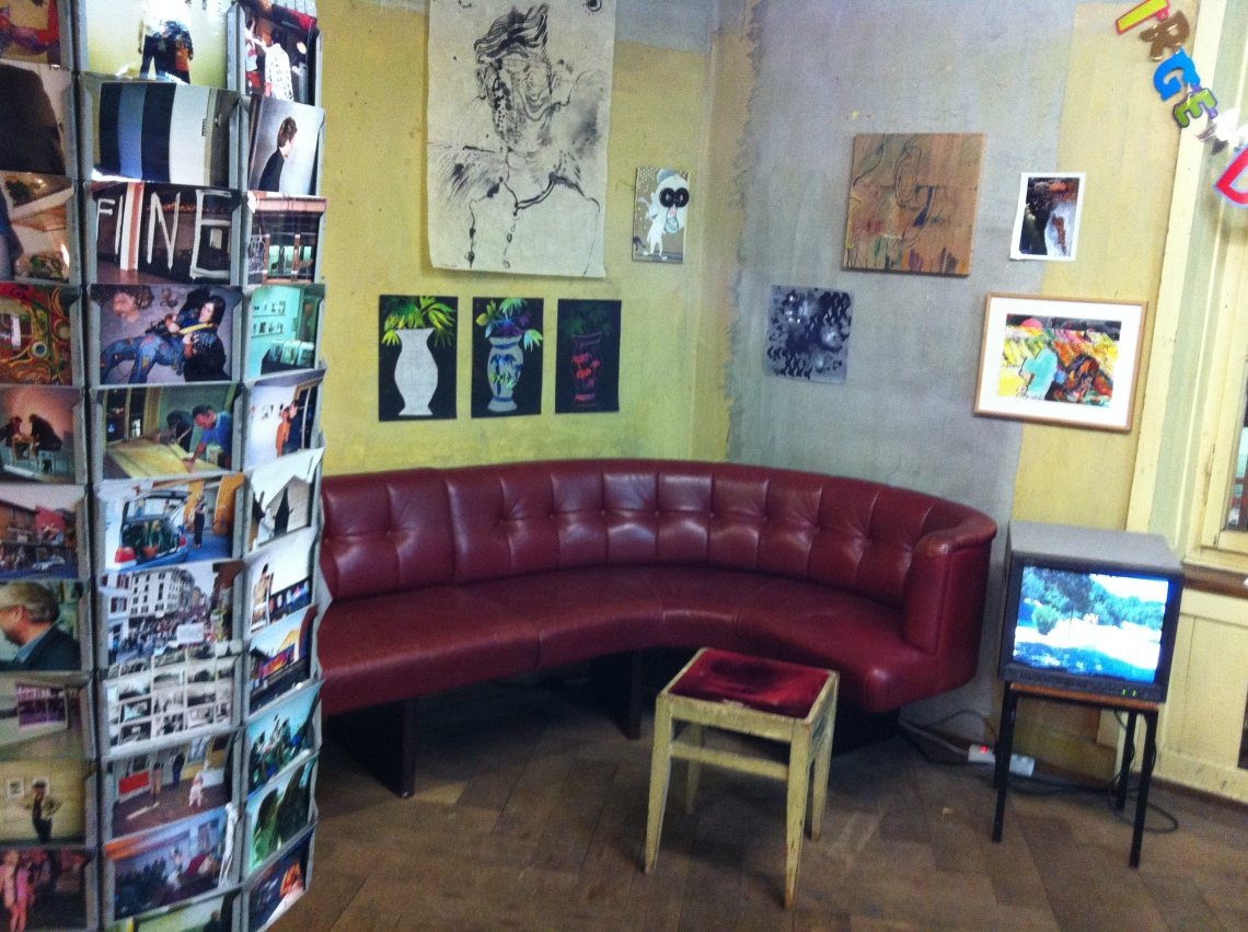 Friends&Lovers in Underground, Installationsansicht message salon