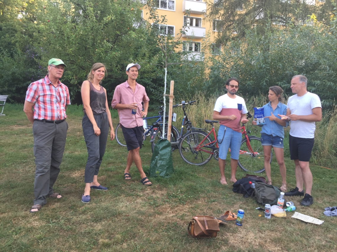 Die Künstlerin Veronika Spierenburg lädt zum Loop in Schwamendingen. Mit Herr Spierenburg, und den Künstlern Stefan Burger, Adnan Softić, Andrea Winkler mit Stefan Panhans aus Berlin.  