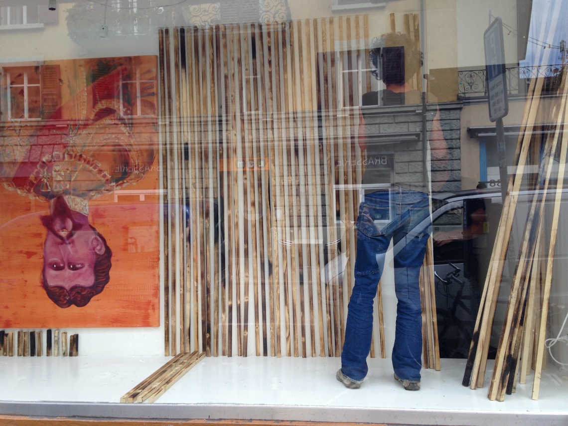 Ingrid Scherr, Aufbau im Schaufenster Brauerstrasse