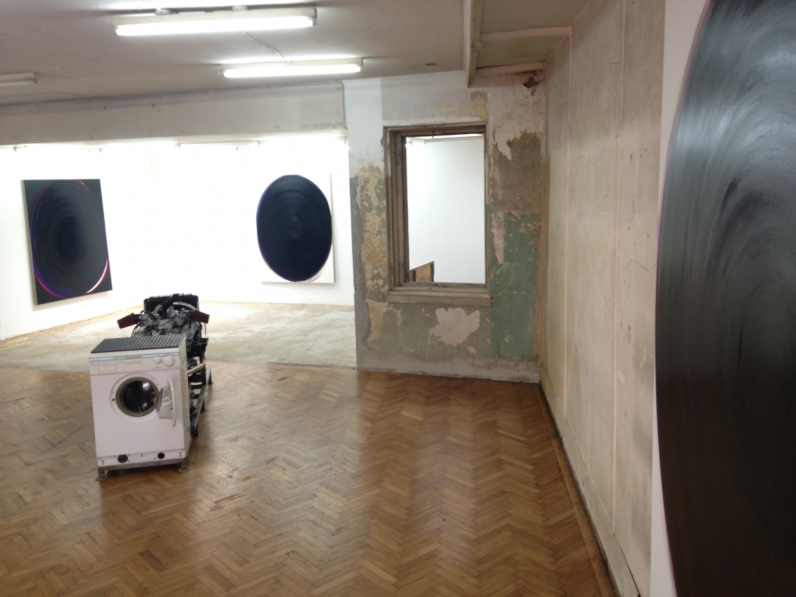 Schwarze Löcher, Installationsansicht, message salon 2013