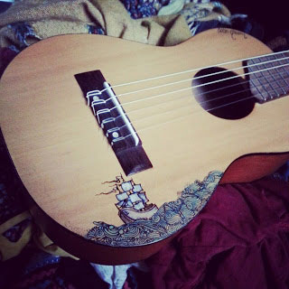 Lisa Looser, Bemalte Gitarre, 2012