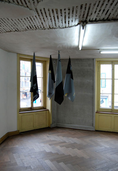 Ausstellungsansicht im message salon downtown, Esther Eppstein, 2008
