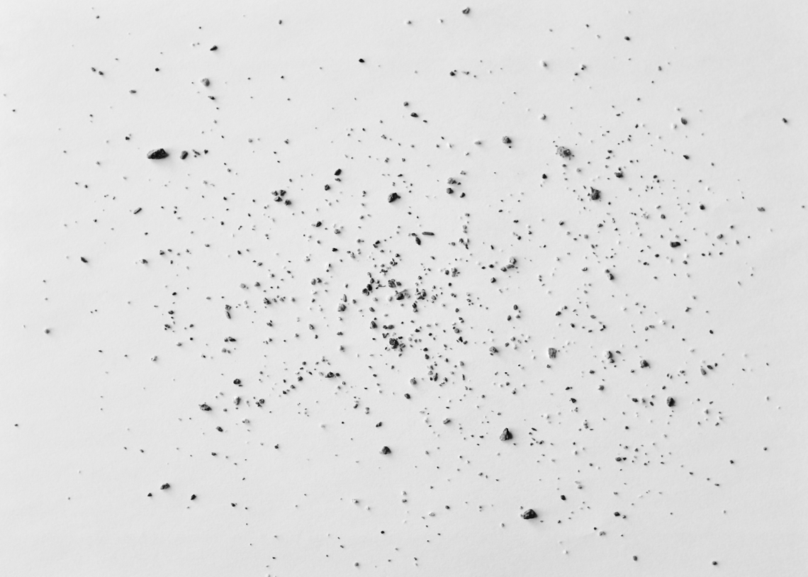 ...
Gorod Ustinov, 
message salon embassy Zine Nr. 17