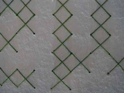 kannst mich kreuzweise, 2007, (Detail) Wandstickerei, 160x7,5 cm