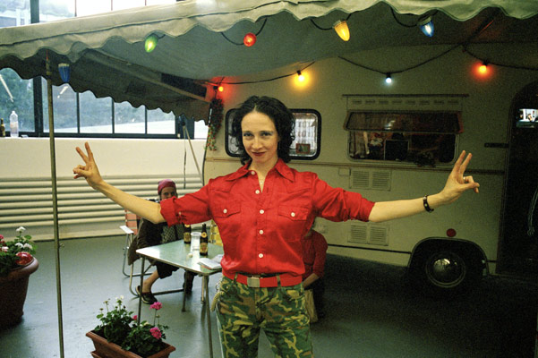 Vernissage mit Esther Eppstein, Migros Museum 2001, Foto FBM Zurich