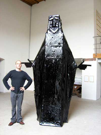 Marco Schuler: Phantom, 2005
Leinwand, Knochenleim, Teer